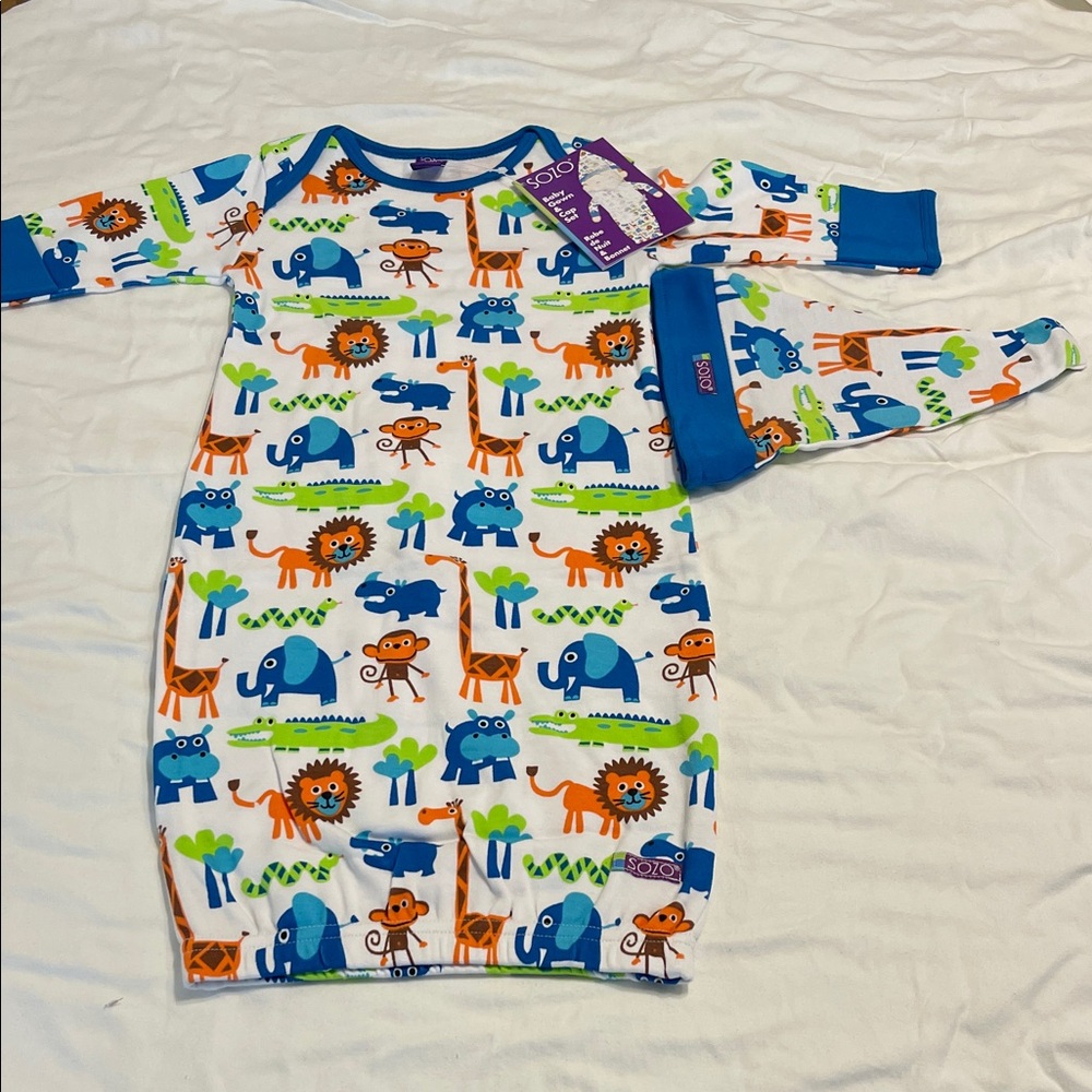 NWT SOZO Colorful Animal Print Baby Gown and Hat Set